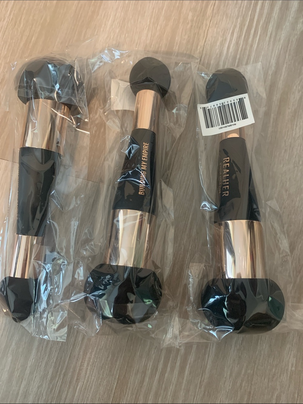 Dual-Ended Dome Makeup Applicator Brush in Black and Rose Gold